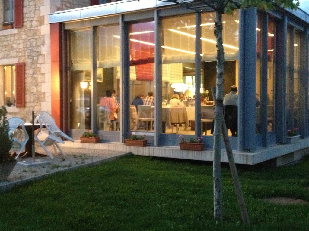 Au Boeuf Rouge Otel Crassier Dış mekan fotoğraf